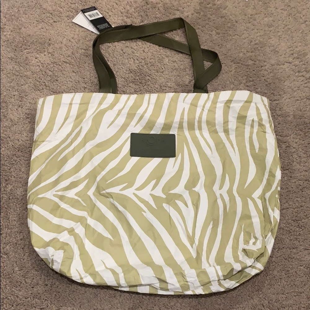 Aloha beach bag NWT: ACCEPTING OFFERS